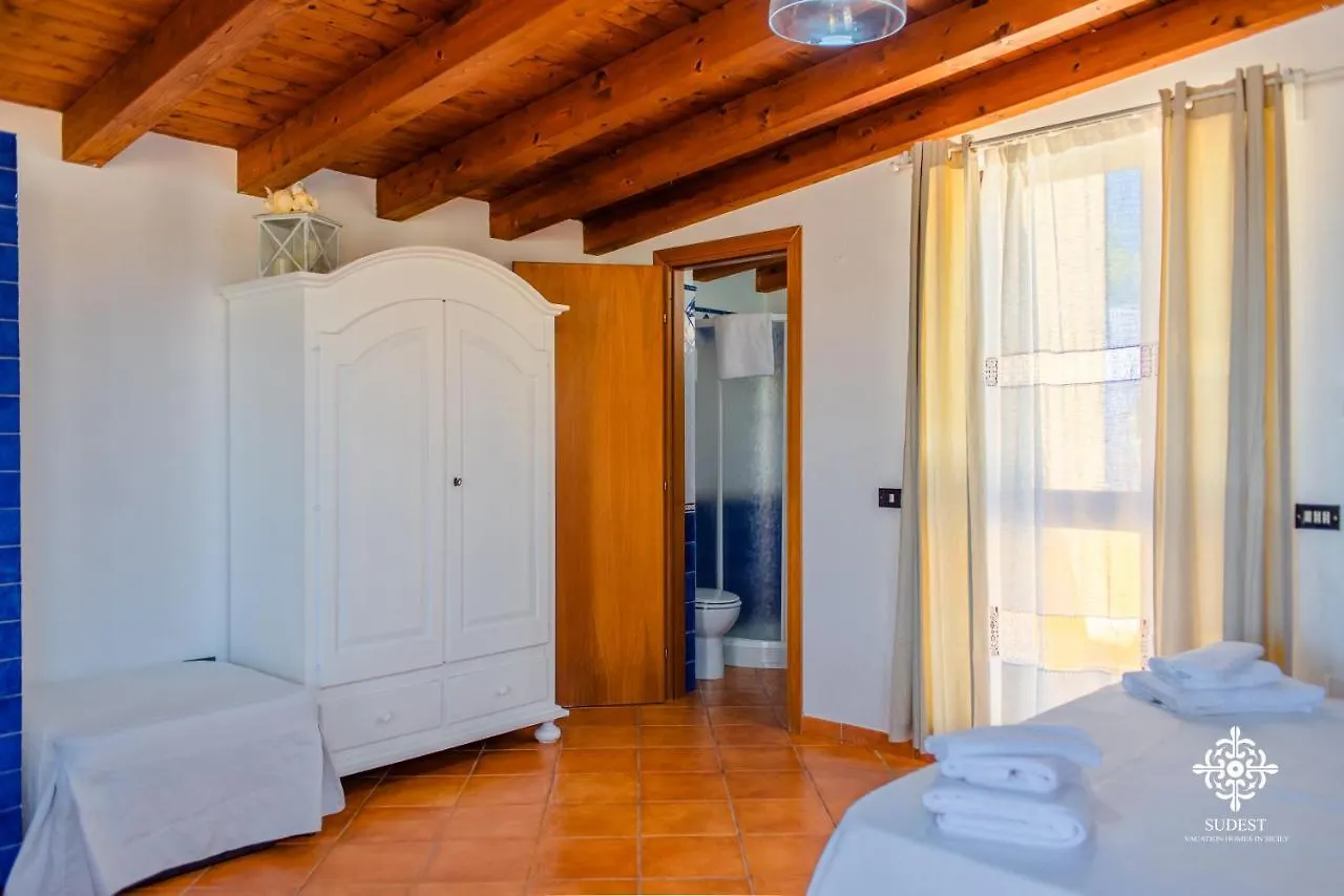 Residenza Ilios Apartment Lampedusa 0*,